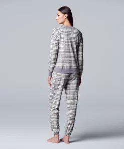 Petite Simply Vera Vera Wang Velour Pajama Top and Banded Bottom Pajama Pants Sleep Set 11 Petite Simply Vera Vera Wang Velour Pajama Top and Banded Bottom Pajama Pants Sleep Set -Simply Vera Vera Wang Shop 5005145 ALT