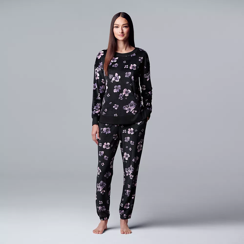 Petite Simply Vera Vera Wang Velour Pajama Top and Banded Bottom Pajama Pants Sleep Set 5 Petite Simply Vera Vera Wang Velour Pajama Top and Banded Bottom Pajama Pants Sleep Set - Image 3
