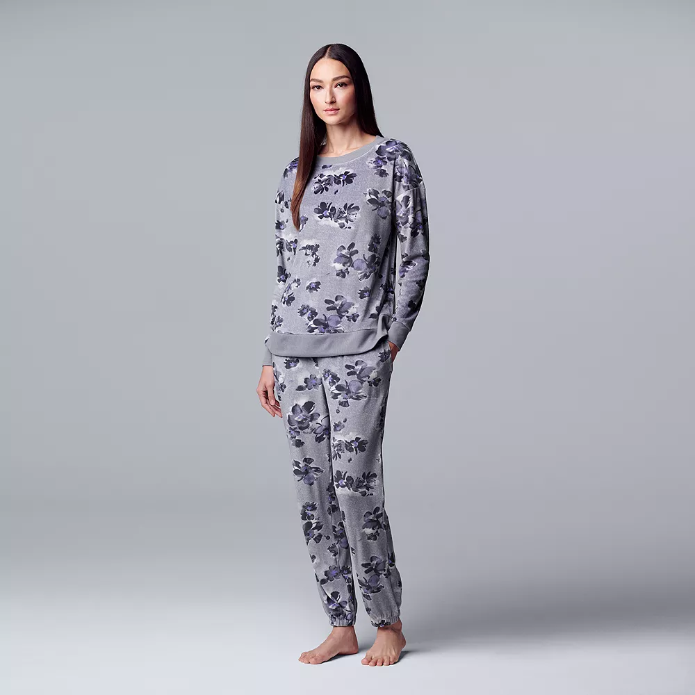 Petite Simply Vera Vera Wang Velour Pajama Top and Banded Bottom Pajama Pants Sleep Set 4 Petite Simply Vera Vera Wang Velour Pajama Top and Banded Bottom Pajama Pants Sleep Set - Image 2